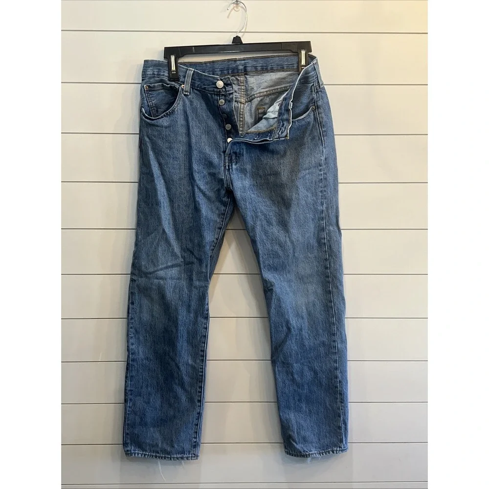 Levis 501 Jeans Mens 34x32 (Act 34x30) Blue Button Fly Distressed Straight Cut